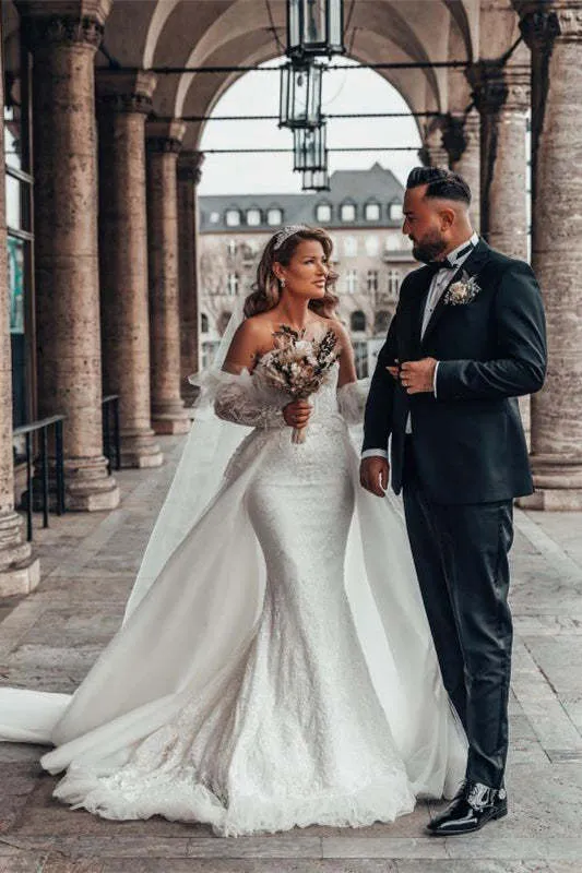 Robe de mariée sirène à col en cœur avec manches bouffantes en dentelle et traîne