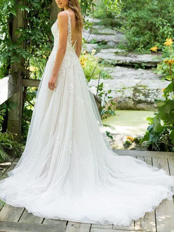 Robe de mariée de plage sans manches en tulle et dentelle avec jupe à appliqués