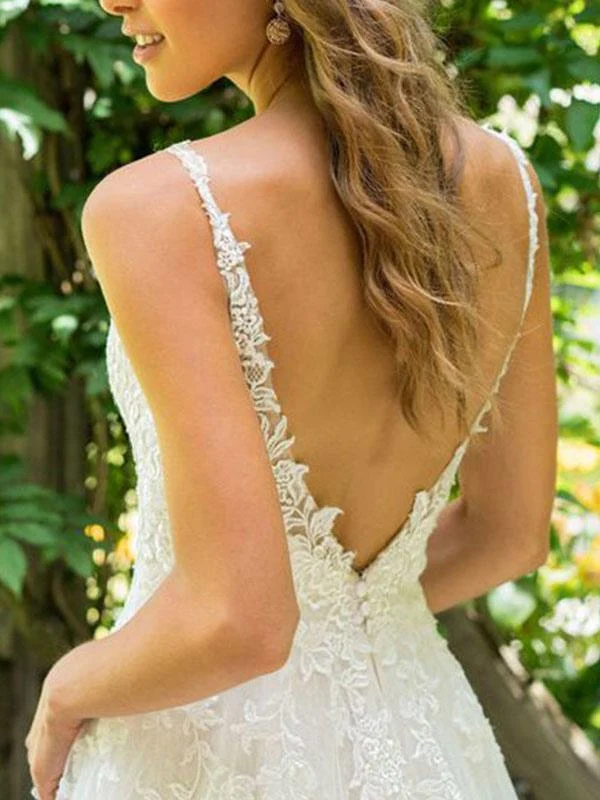Robe de mariée de plage sans manches en tulle et dentelle avec jupe à appliqués