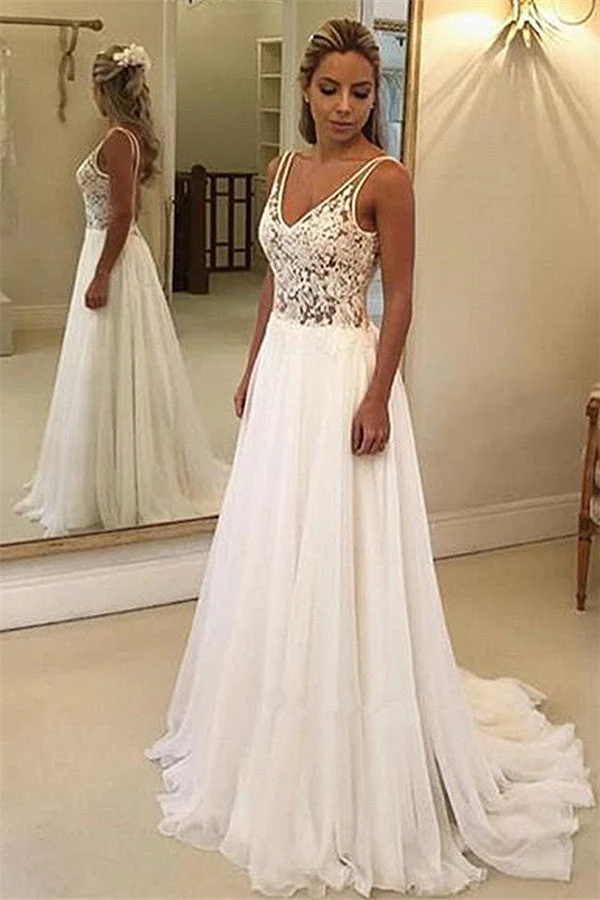 Robe de mariée de plage sans manches avec corsage en dentelle et jupe en mousseline de soie et traîne