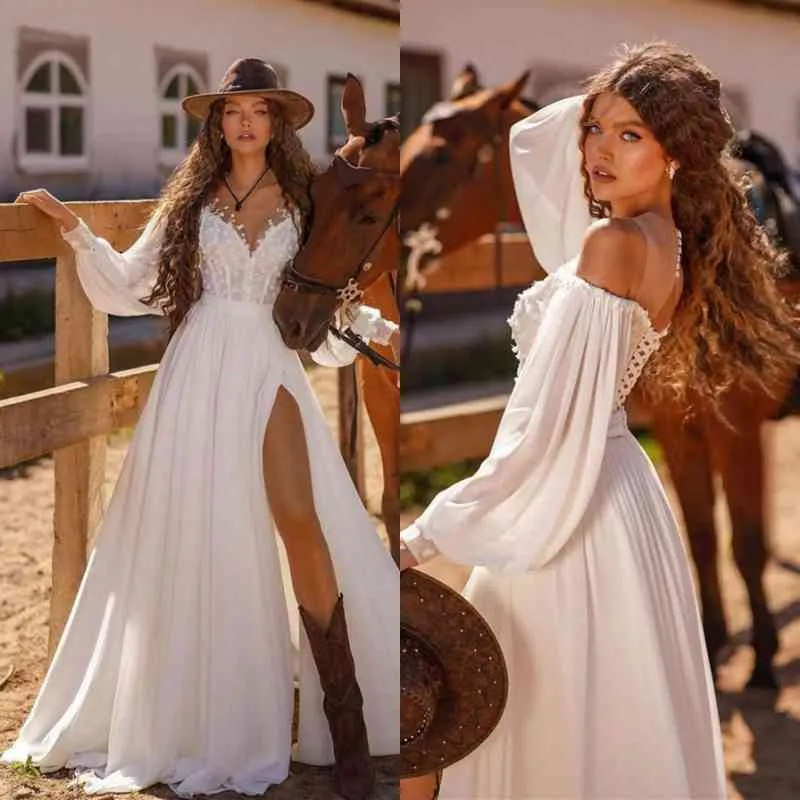 Robe de mariée bohème en dentelle à manches longues et fente latérale haute