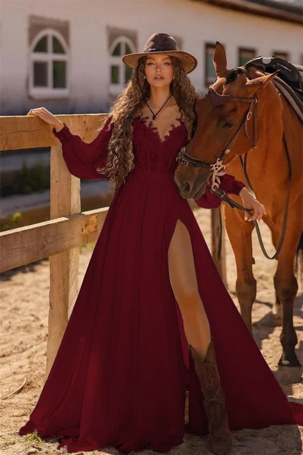 Robe de mariée bohème en dentelle à manches longues et fente latérale haute