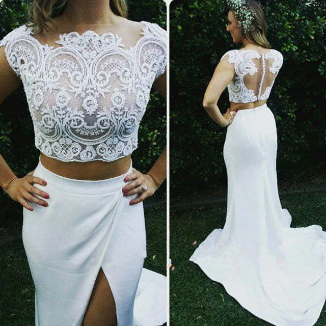 Robe de mariée sirène en dentelle deux pièces avec haut et traîne perlés