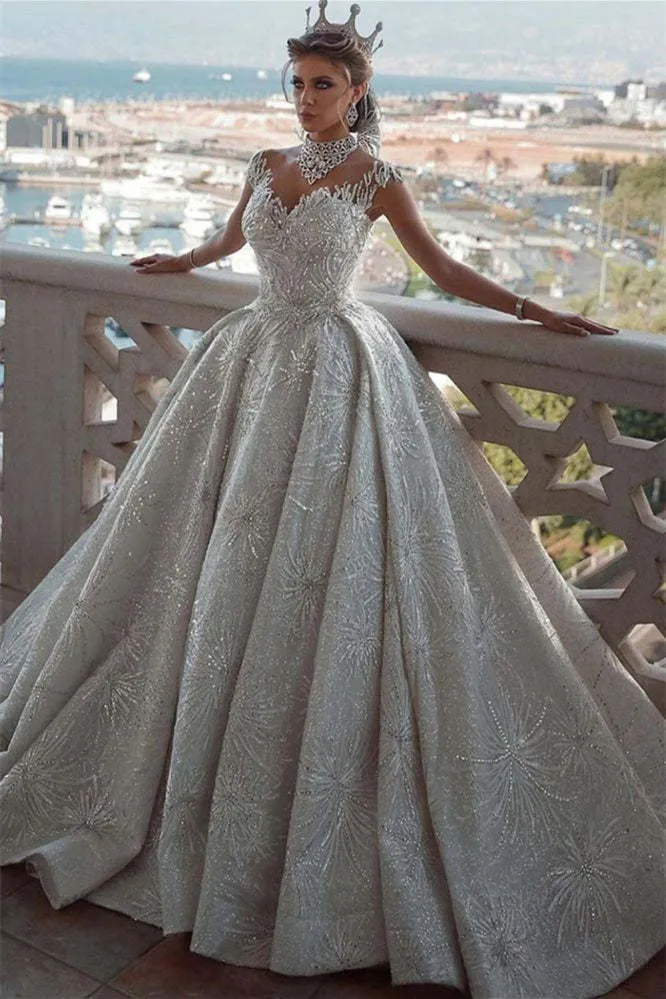Robe de mariée à manches courtes et perles avec appliqués en tulle