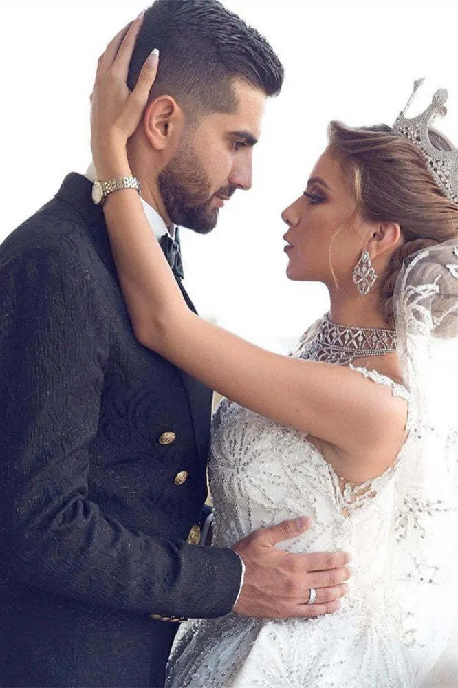 Robe de mariée à manches courtes et perles avec appliqués en tulle