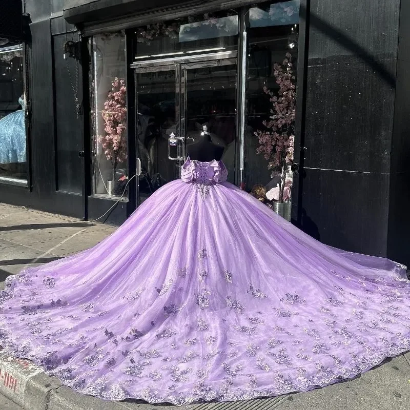 Robe de bal lilas à épaules dénudées avec jupe en tulle à fleurs 3D