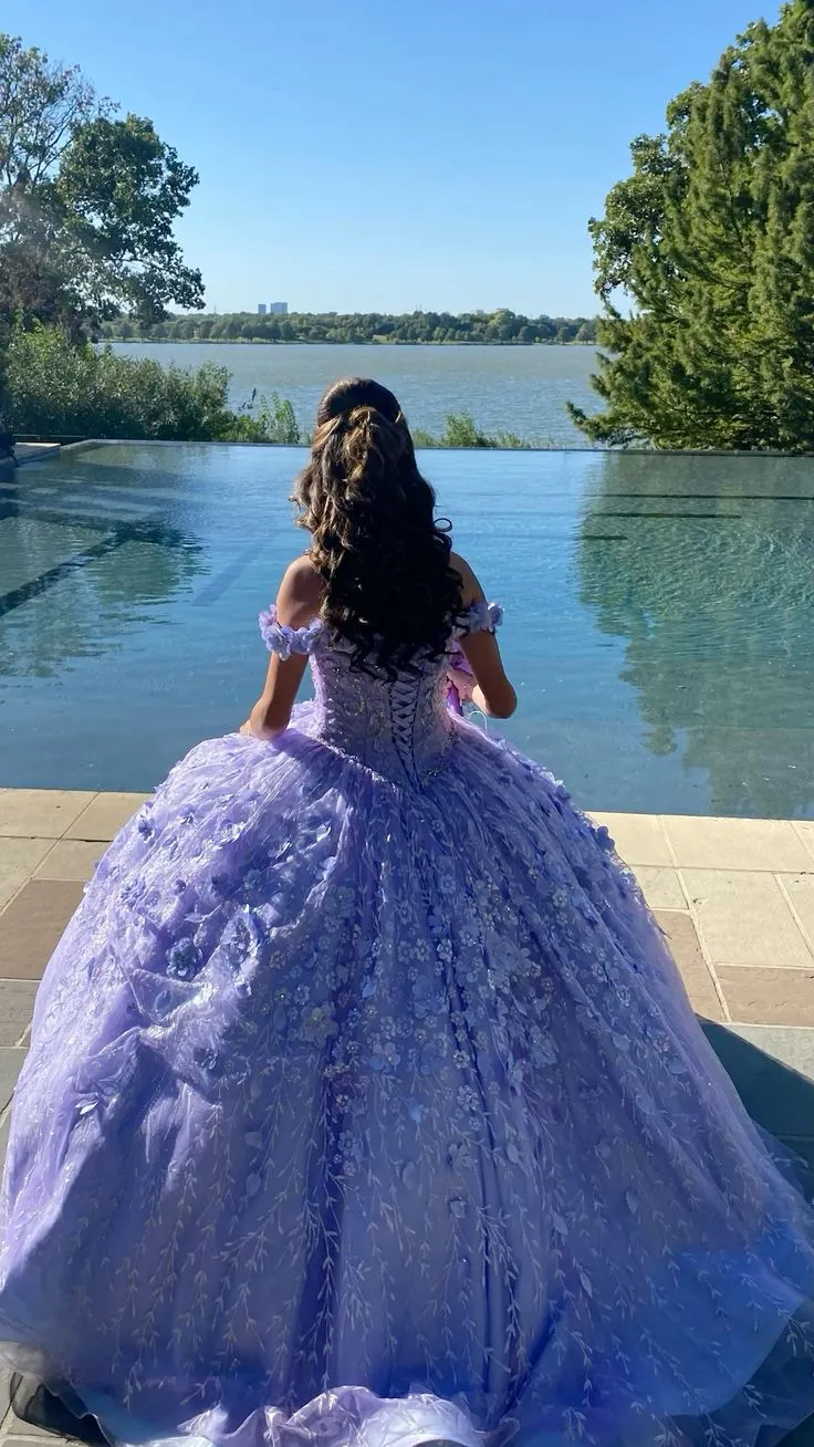 Robe de bal en tulle à fleurs 3D lavande et décolleté en cœur
