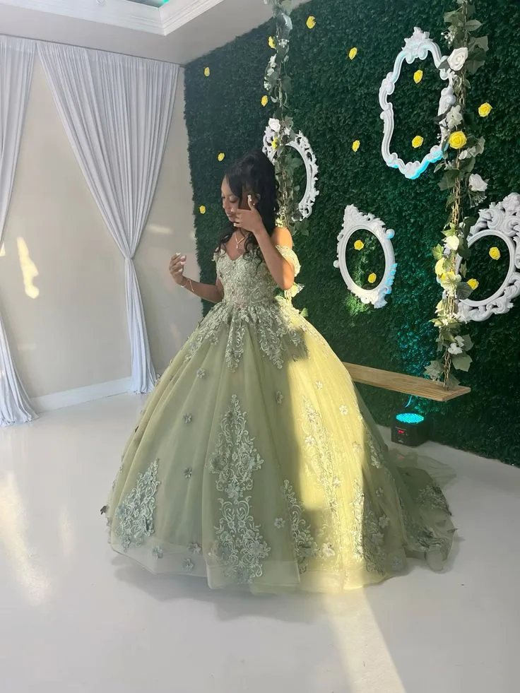 Robe de bal princesse verte à épaules dénudées pour Quinceanera Sweet 16