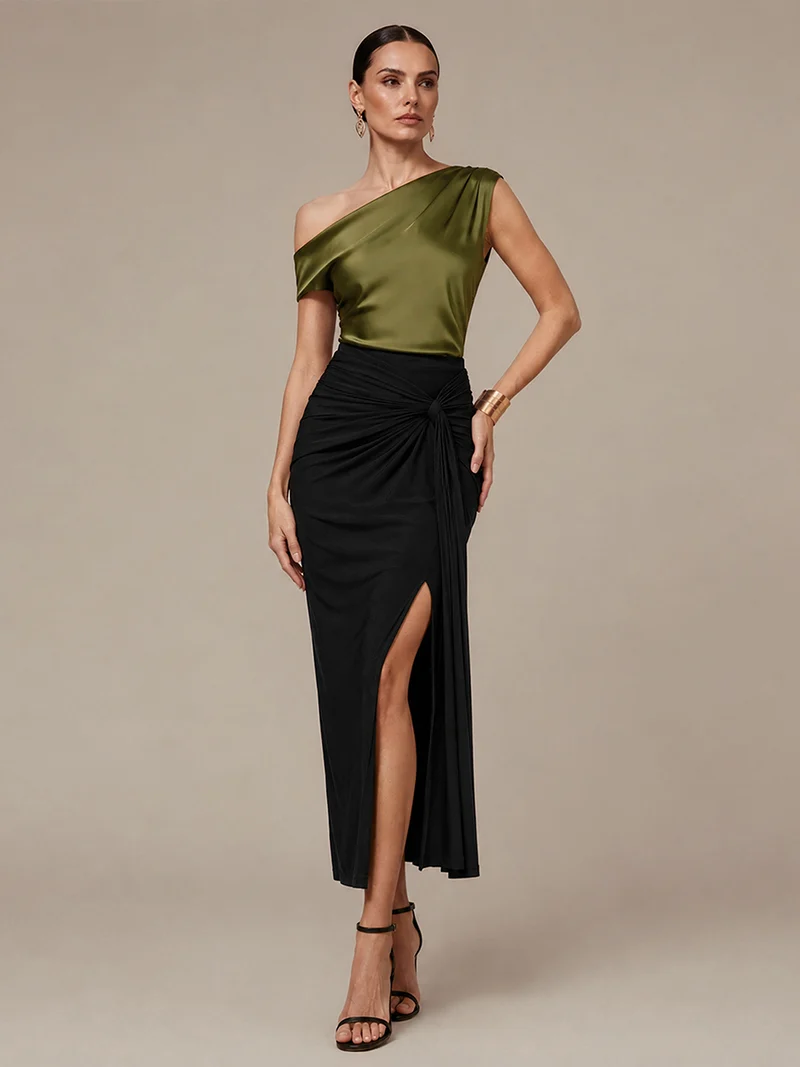 Top en satin à épaules dénudées
