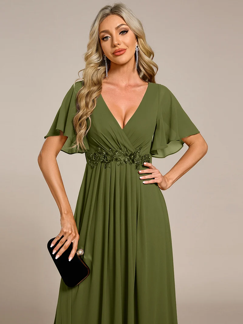 Robe longue à manches à volants décolleté en V profond avec appliques coupe évasée