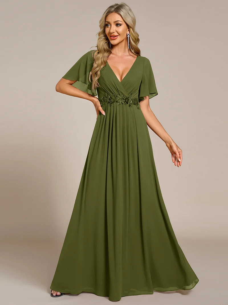 Robe longue à manches à volants décolleté en V profond avec appliques coupe évasée