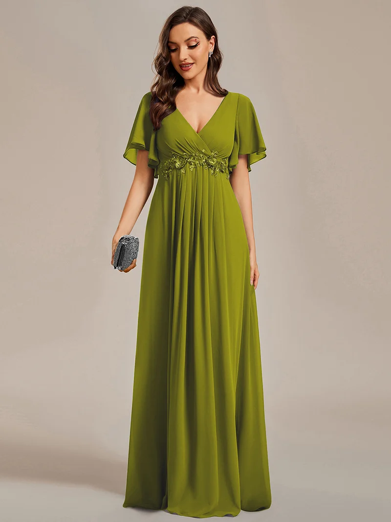 Robe longue à manches à volants décolleté en V profond avec appliques coupe évasée