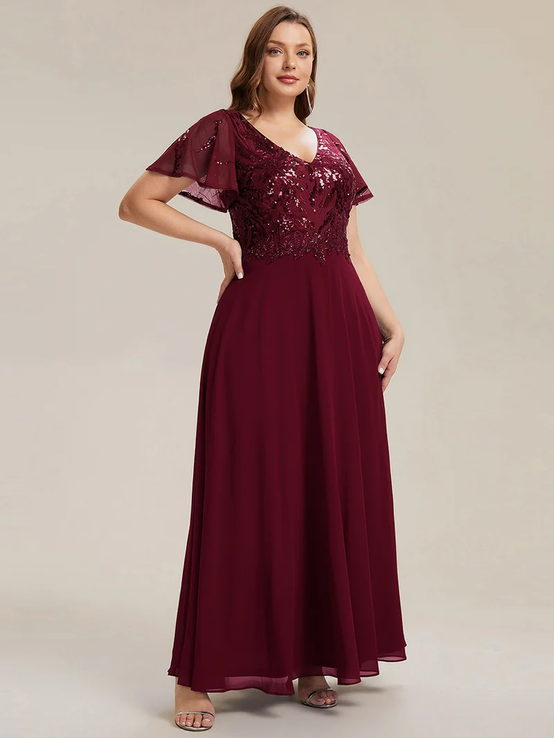 Robe longue stretch col en V avec volants et appliqués