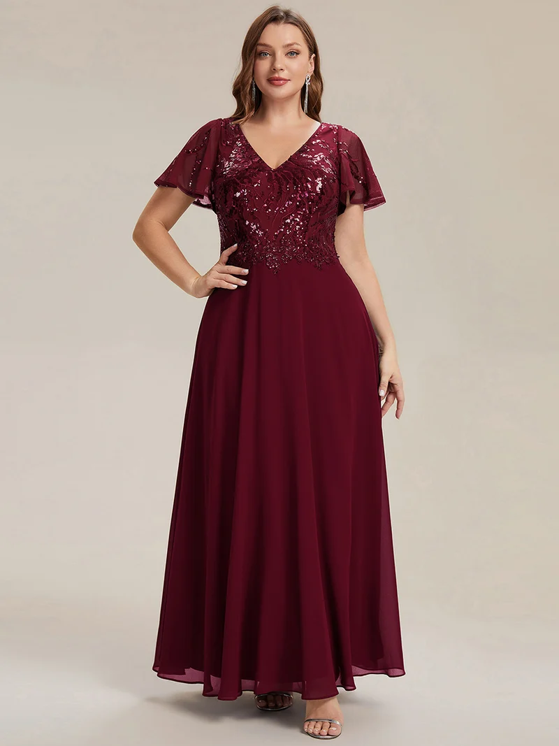 Robe longue stretch col en V avec volants et appliqués