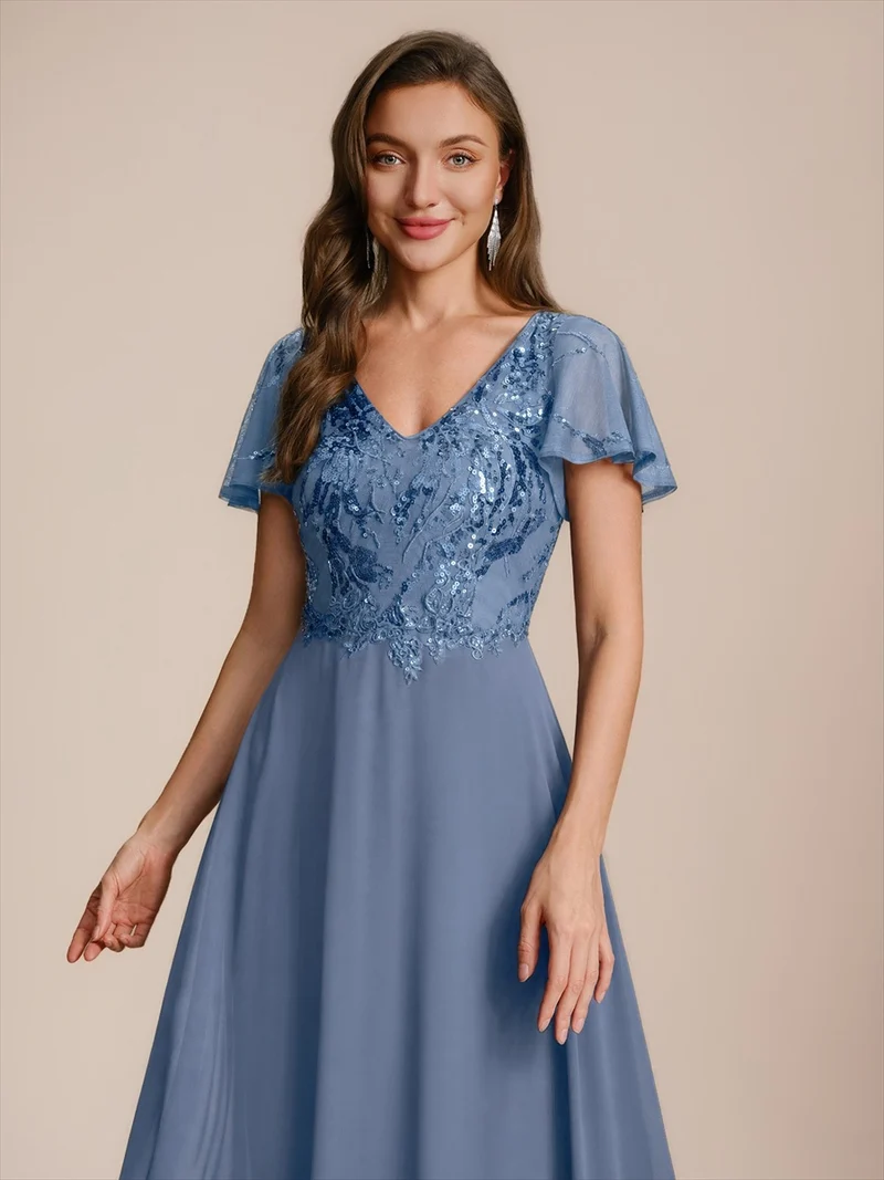 Robe longue stretch col en V avec volants et appliqués