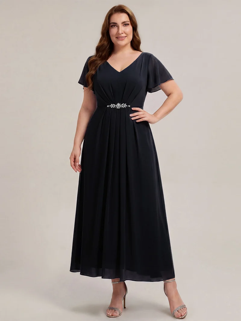 Robe d'invitée à col en V orné de strass et manches à volants