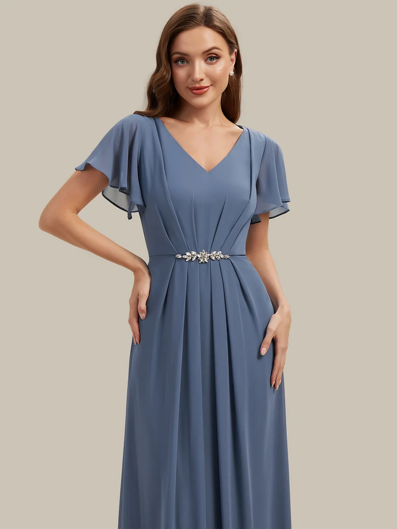 Robe d'invitée à col en V orné de strass et manches à volants