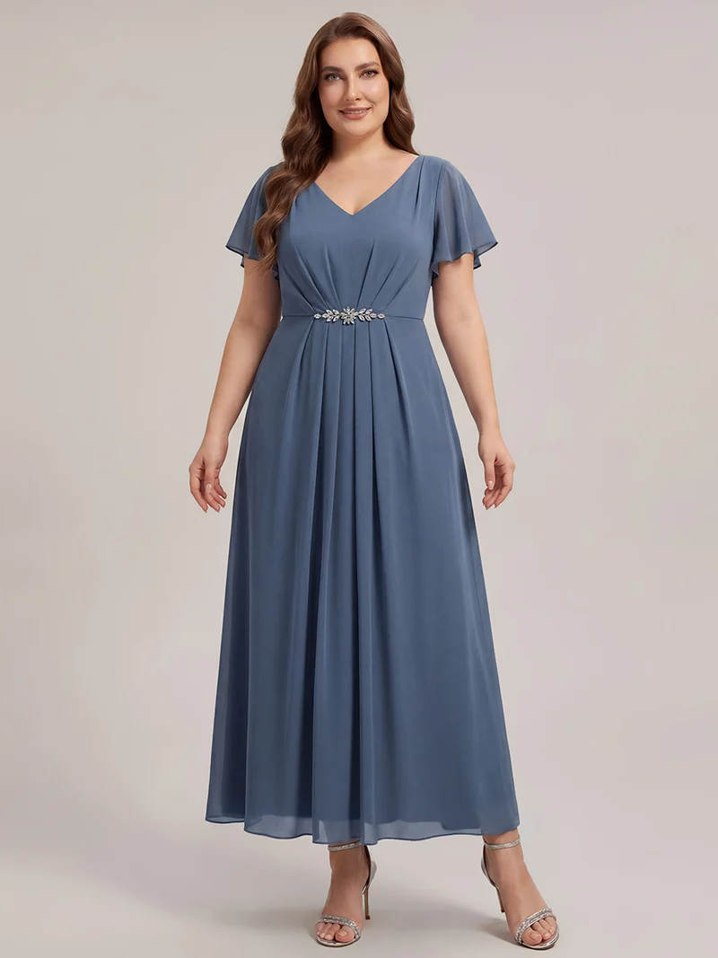 Robe d'invitée à col en V orné de strass et manches à volants