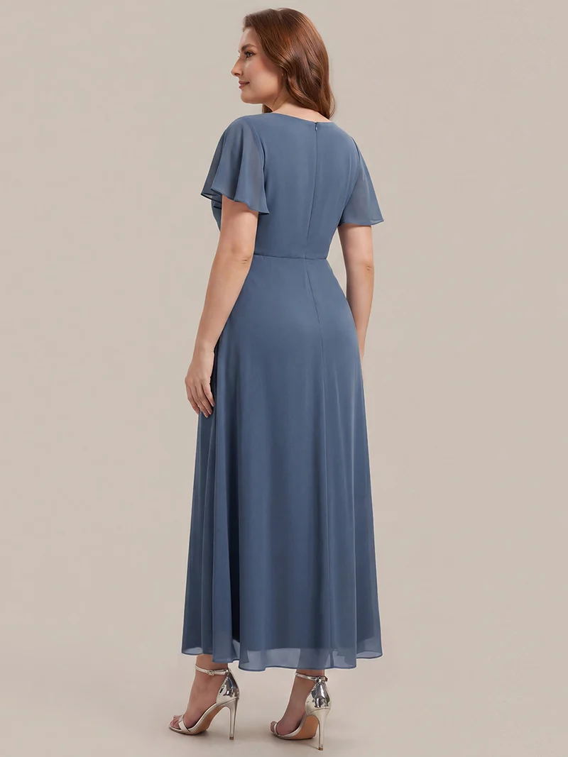 Robe d'invitée à col en V orné de strass et manches à volants