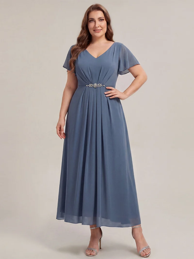 Robe d'invitée à col en V orné de strass et manches à volants