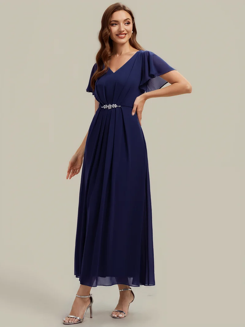Robe d'invitée à col en V orné de strass et manches à volants