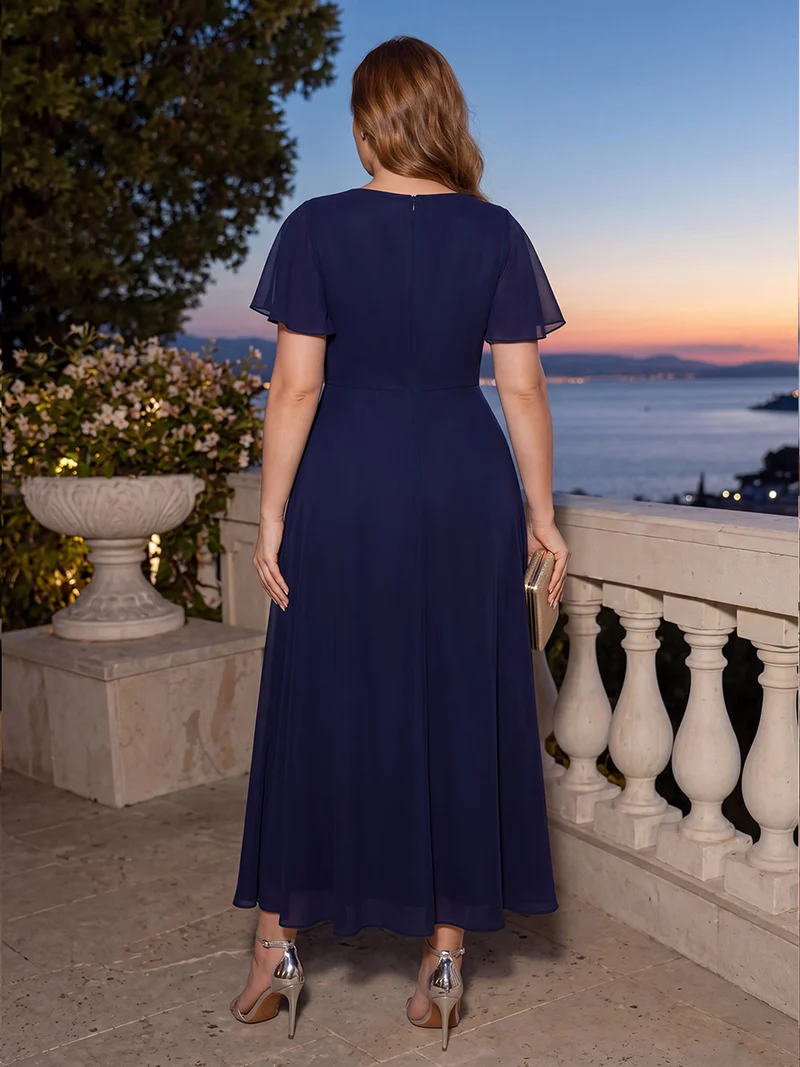 Robe d'invitée à col en V orné de strass et manches à volants