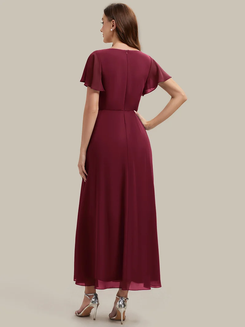 Robe d'invitée à col en V orné de strass et manches à volants