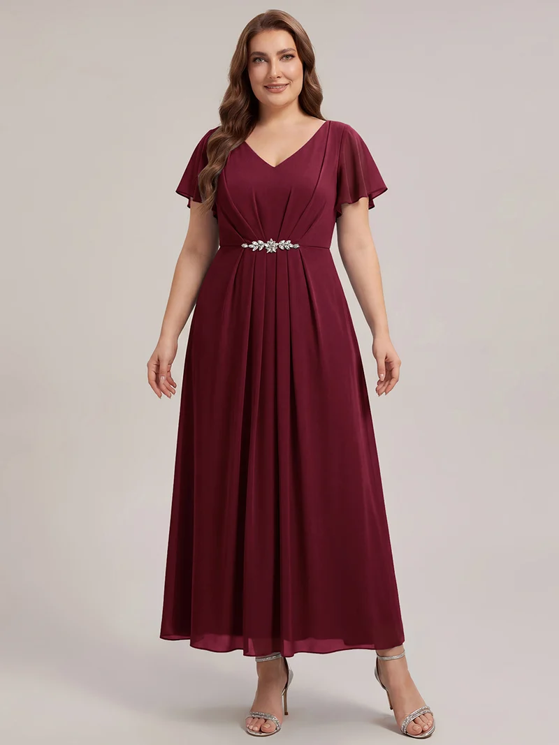 Robe d'invitée à col en V orné de strass et manches à volants