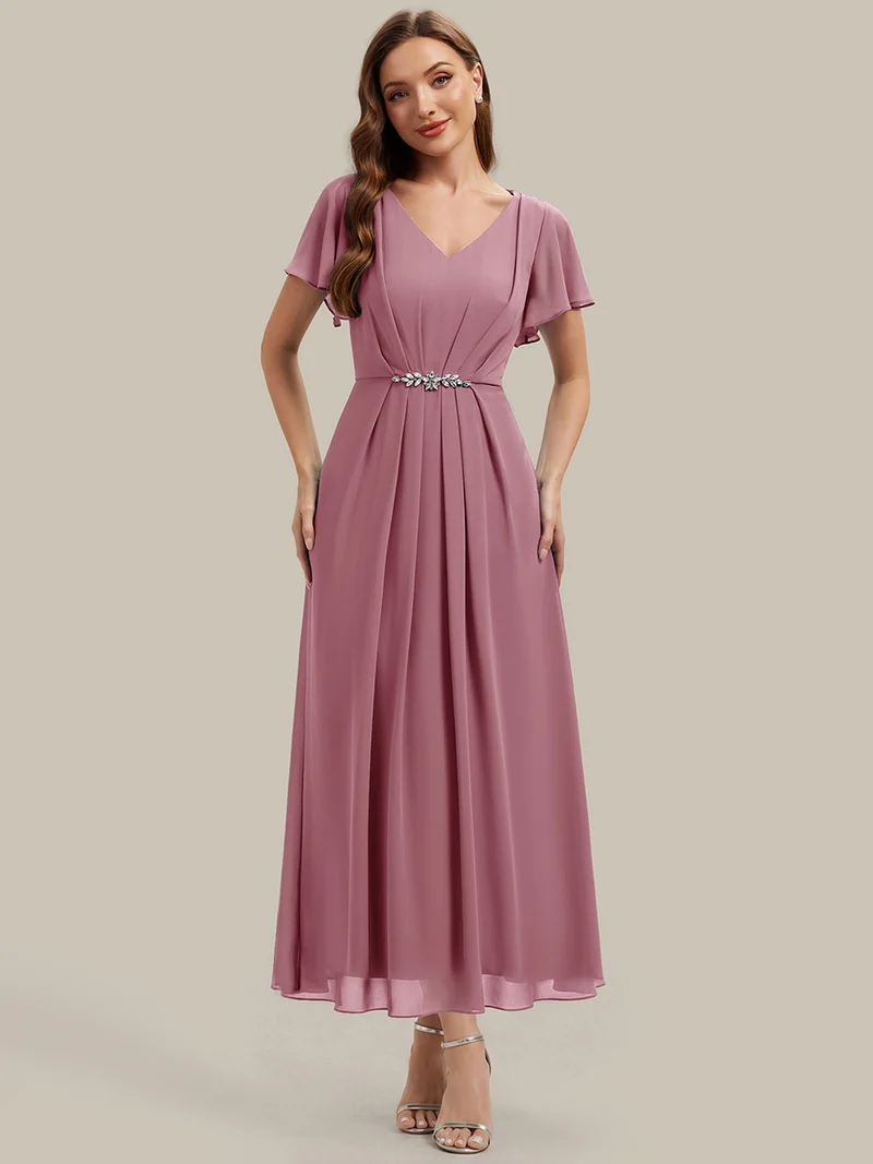 Robe d'invitée à col en V orné de strass et manches à volants