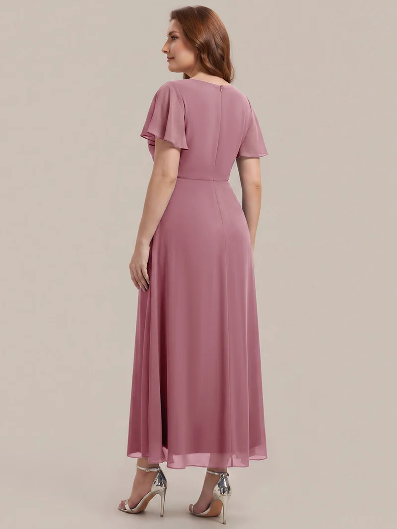 Robe d'invitée à col en V orné de strass et manches à volants