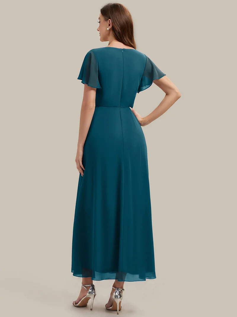 Robe d'invitée à col en V orné de strass et manches à volants