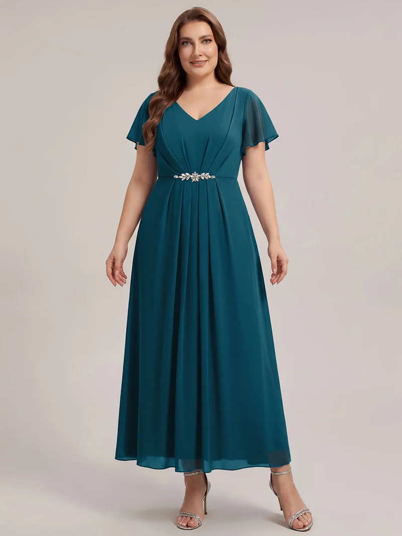 Robe d'invitée à col en V orné de strass et manches à volants