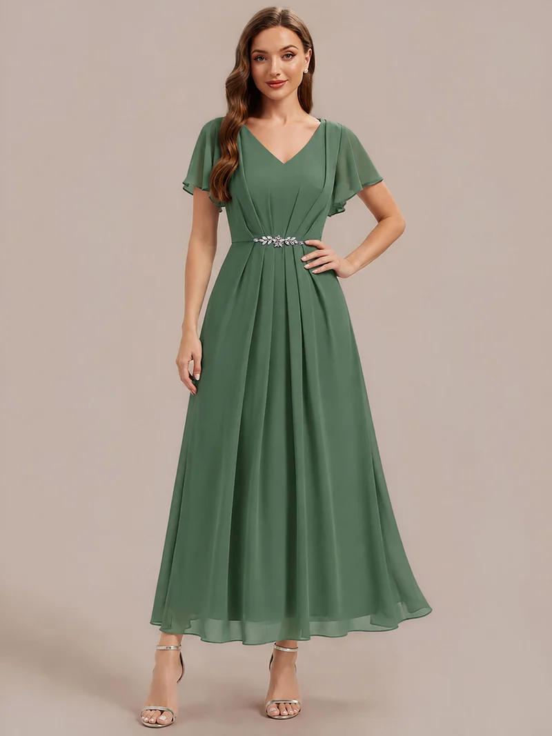 Robe d'invitée à col en V orné de strass et manches à volants