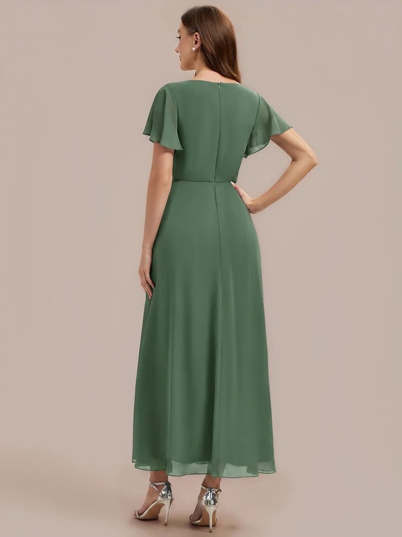 Robe d'invitée à col en V orné de strass et manches à volants