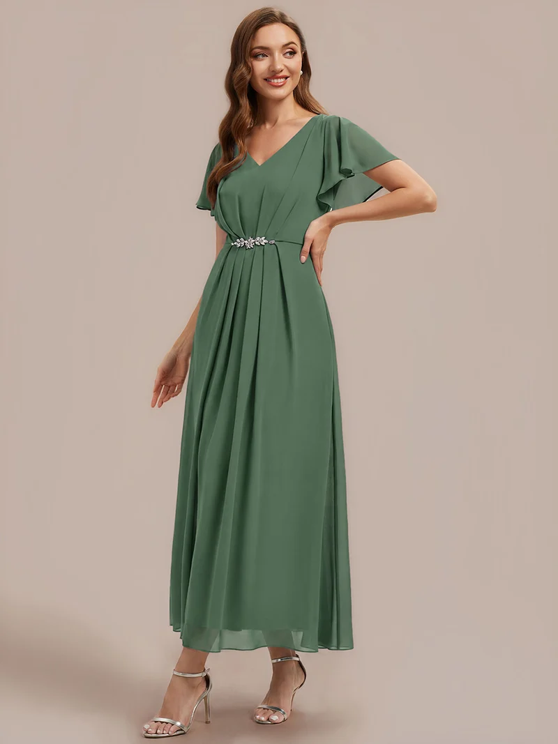 Robe d'invitée à col en V orné de strass et manches à volants