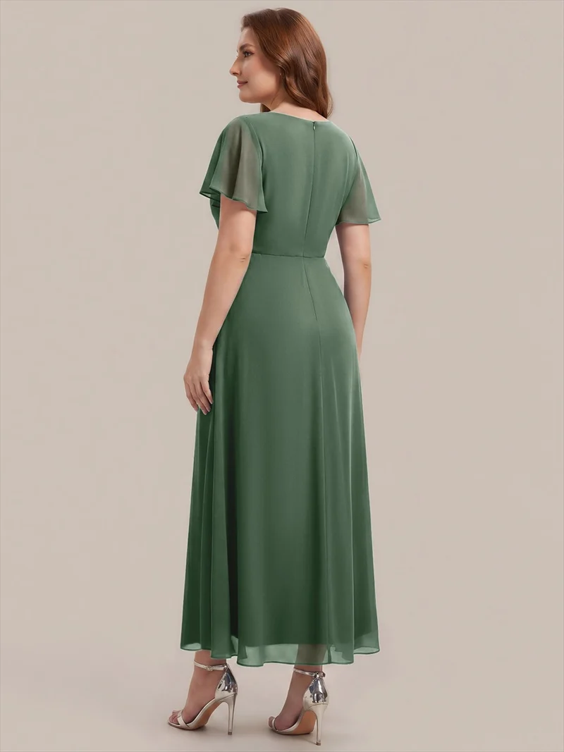Robe d'invitée à col en V orné de strass et manches à volants