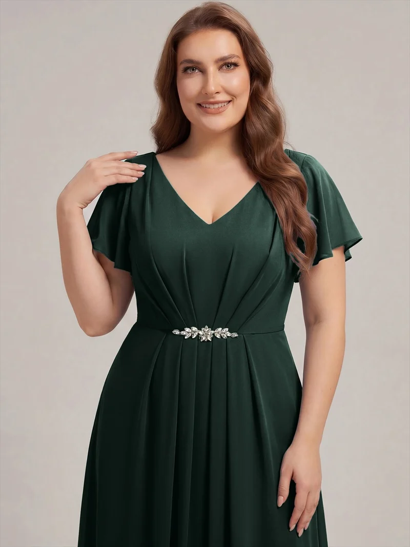 Robe d'invitée à col en V orné de strass et manches à volants