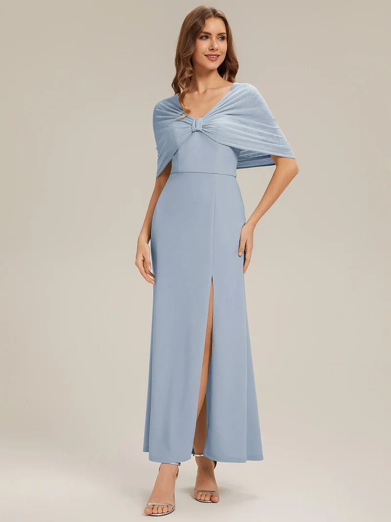 Robe maxi sans manches à bretelles avec un haut extensible et une fente haute sur la cuisse et un détail en nœud