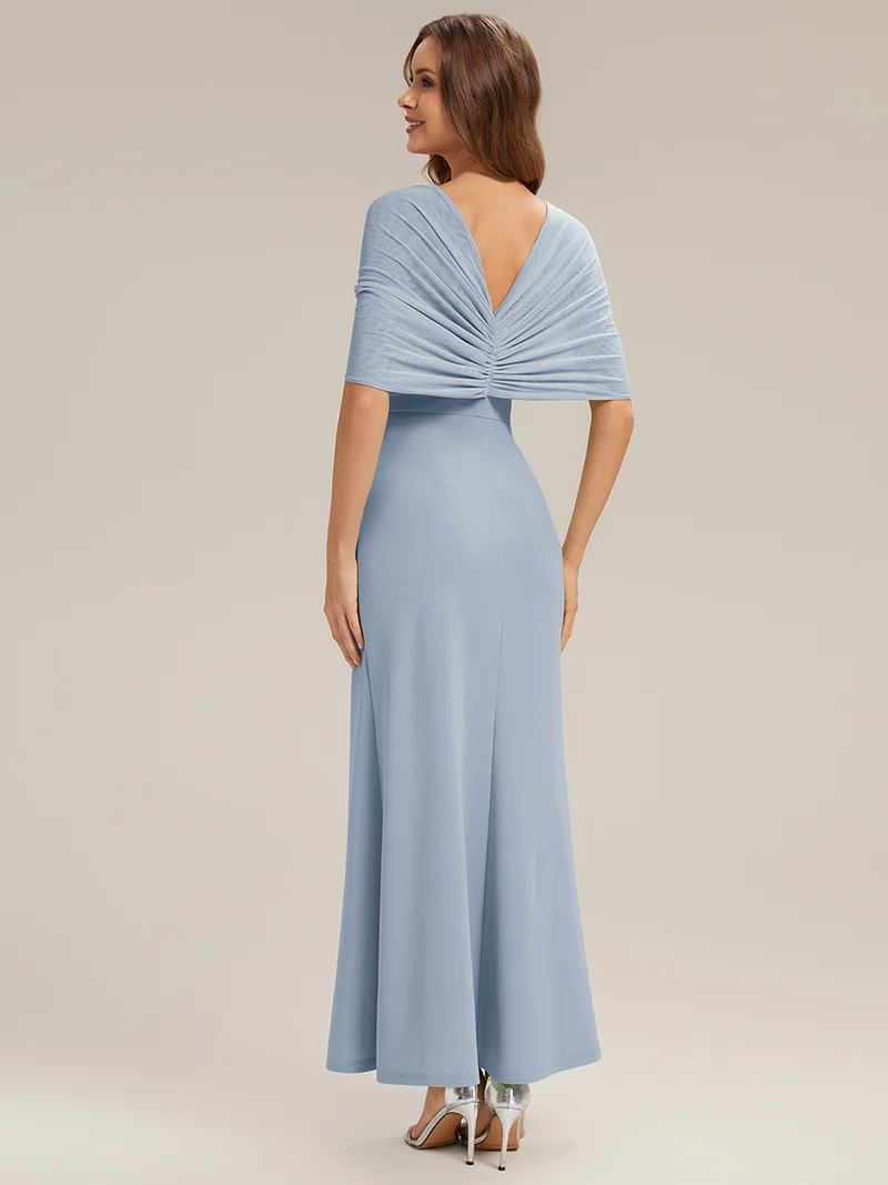 Robe maxi sans manches à bretelles avec un haut extensible et une fente haute sur la cuisse et un détail en nœud