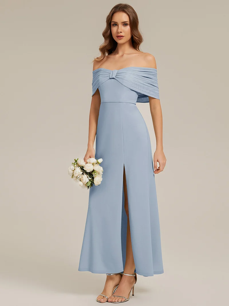 Robe maxi sans manches à bretelles avec un haut extensible et une fente haute sur la cuisse et un détail en nœud