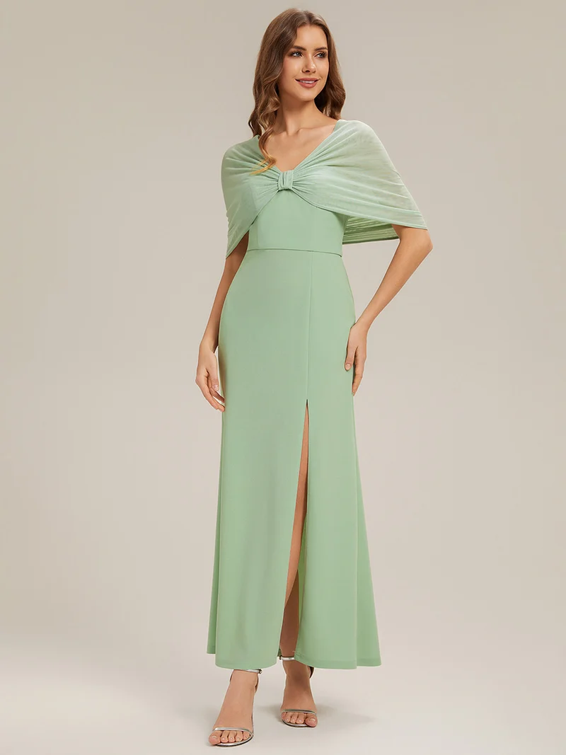 Robe maxi sans manches à bretelles avec un haut extensible et une fente haute sur la cuisse et un détail en nœud