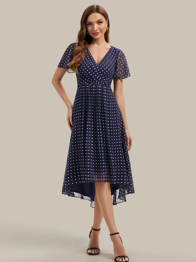 Robe à volants à imprimé pois à manches courtes, décolleté en V asymétrique, coupe A-line