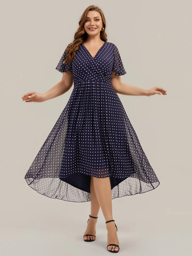 Robe à volants à imprimé pois à manches courtes, décolleté en V asymétrique, coupe A-line