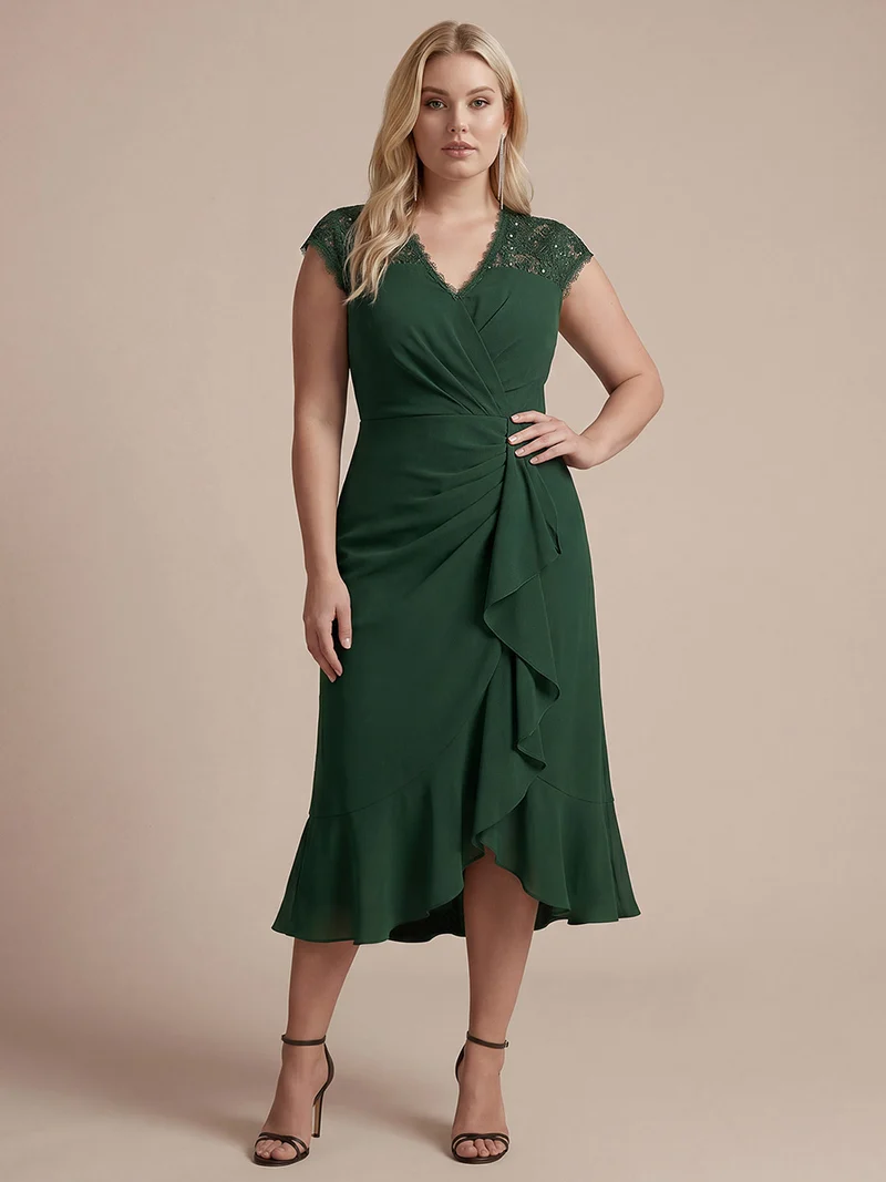 Robe midi sirène à volants en sequins à manches courtes avec décolleté croisé