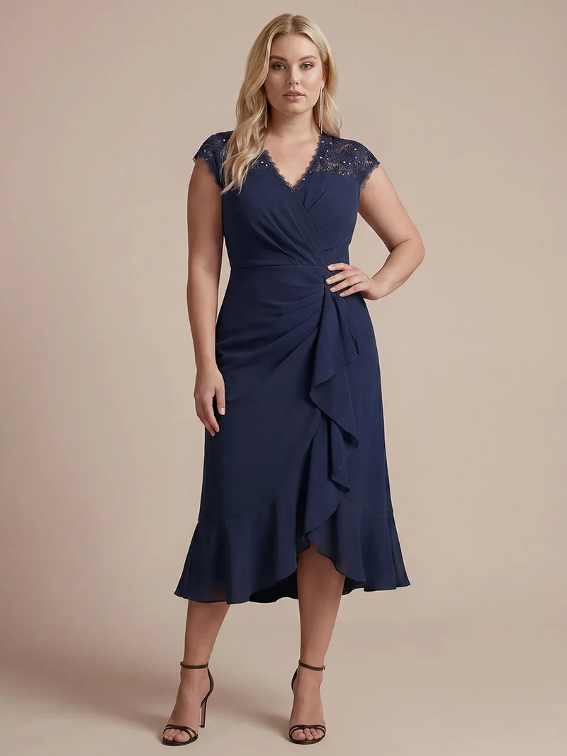 Robe midi sirène à volants en sequins à manches courtes avec décolleté croisé