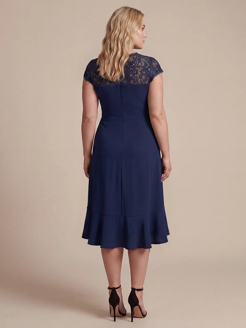 Robe midi sirène à volants en sequins à manches courtes avec décolleté croisé