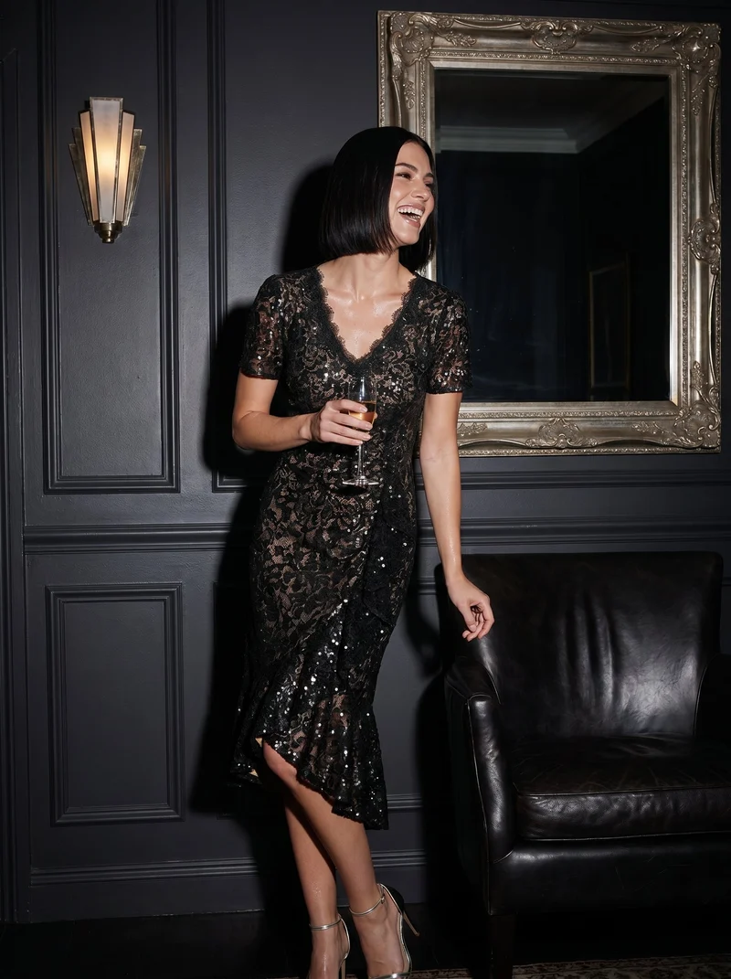 Robe midi sirène à volants en sequins à manches courtes