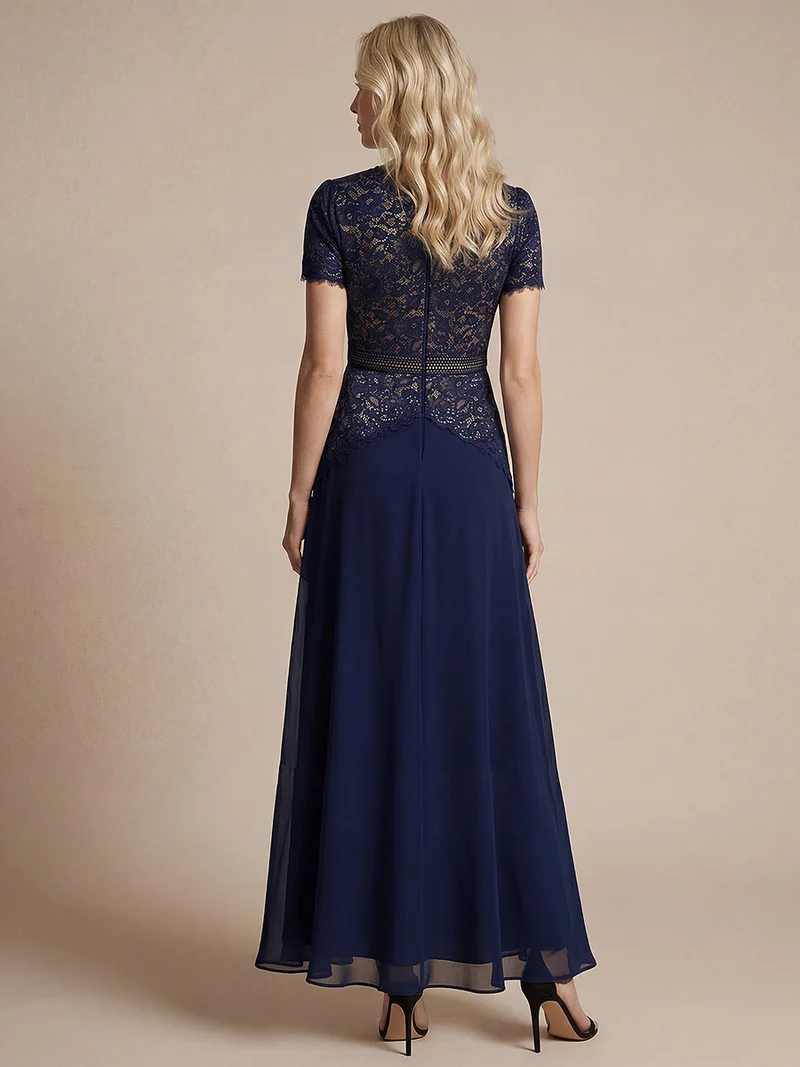 Robe longue à encolure ronde à manches courtes en sequins coupe évasée