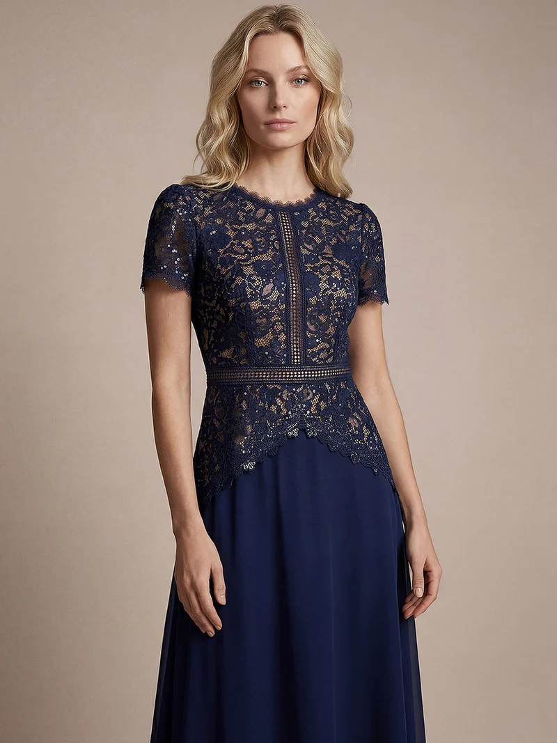 Robe longue à encolure ronde à manches courtes en sequins coupe évasée