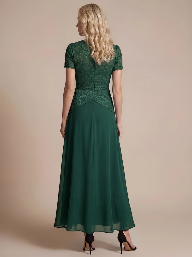 Robe longue à encolure ronde à manches courtes en sequins coupe évasée